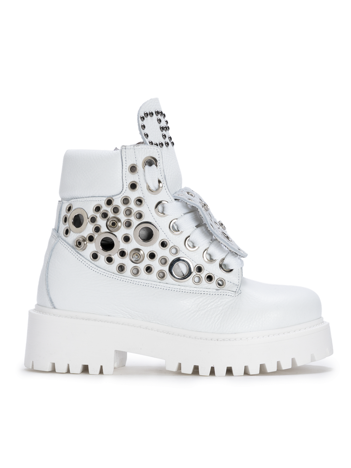 STARBOOT CUSTOM — Weiße Edition mit silberfarbenen Nieten