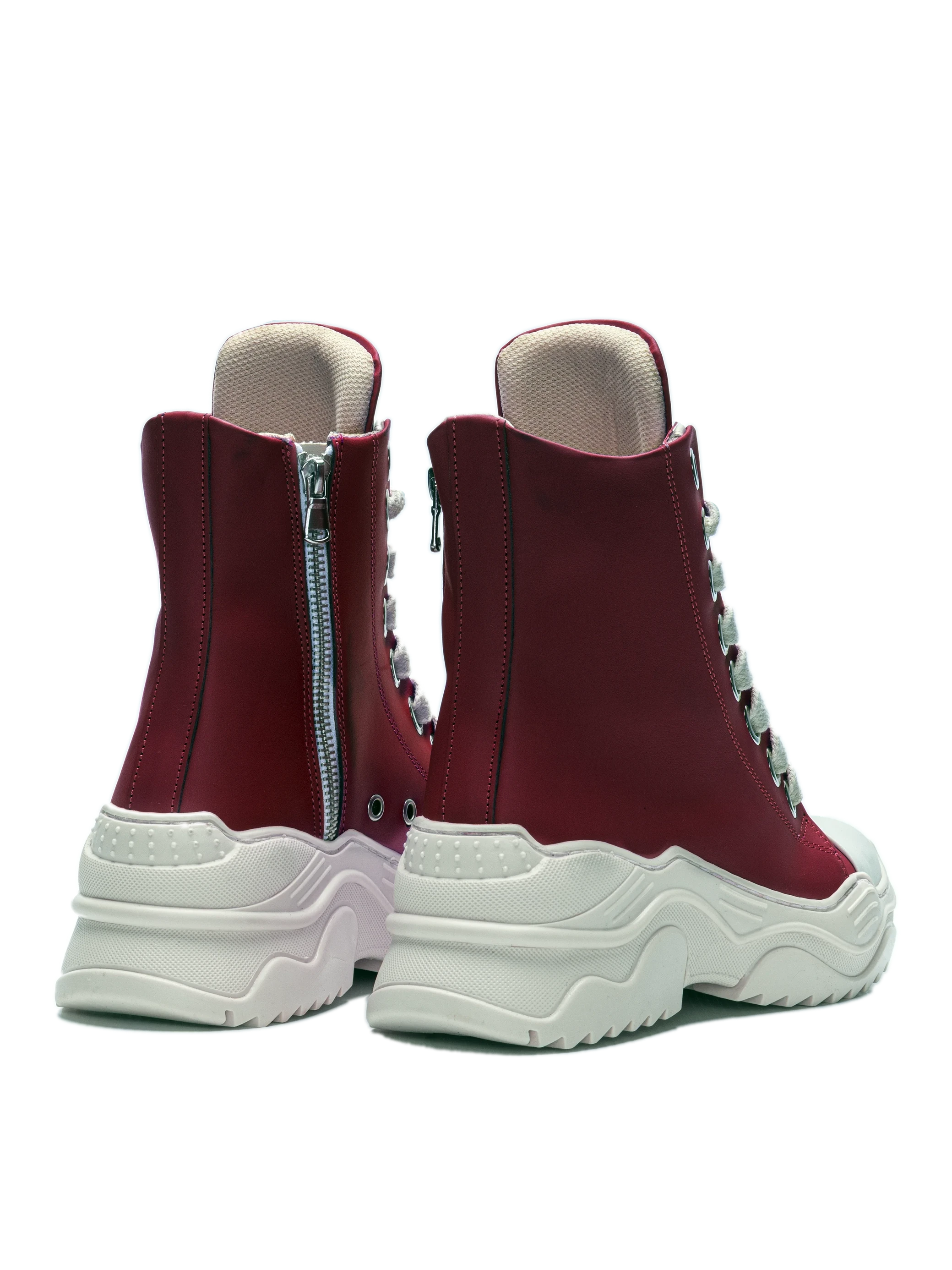 REBEL HIGH — Piele