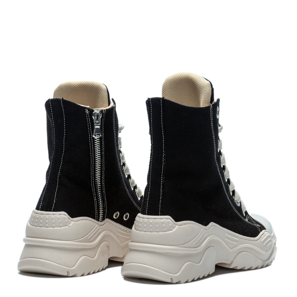 REBEL HIGH – Canvas
