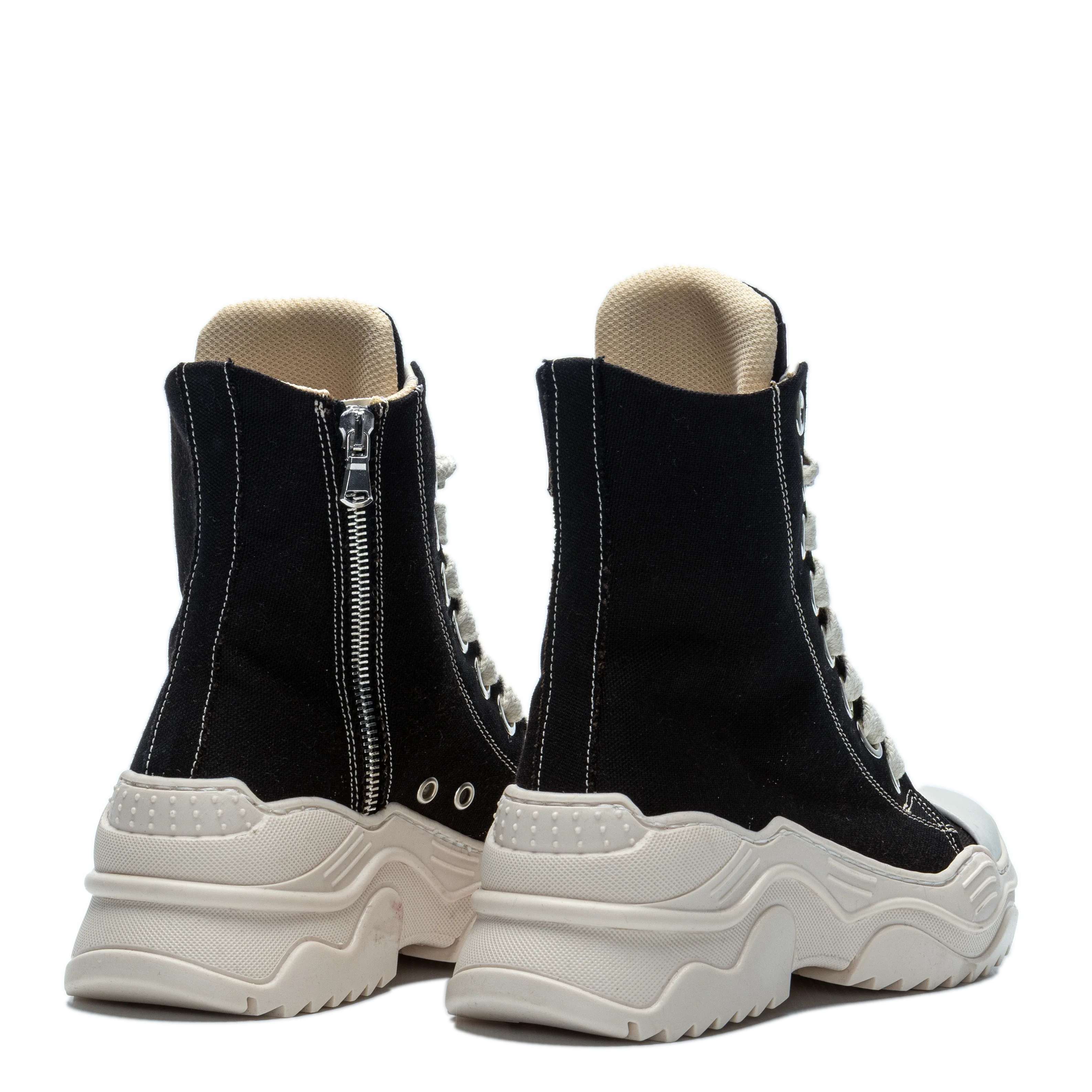 REBEL HIGH – Canvas