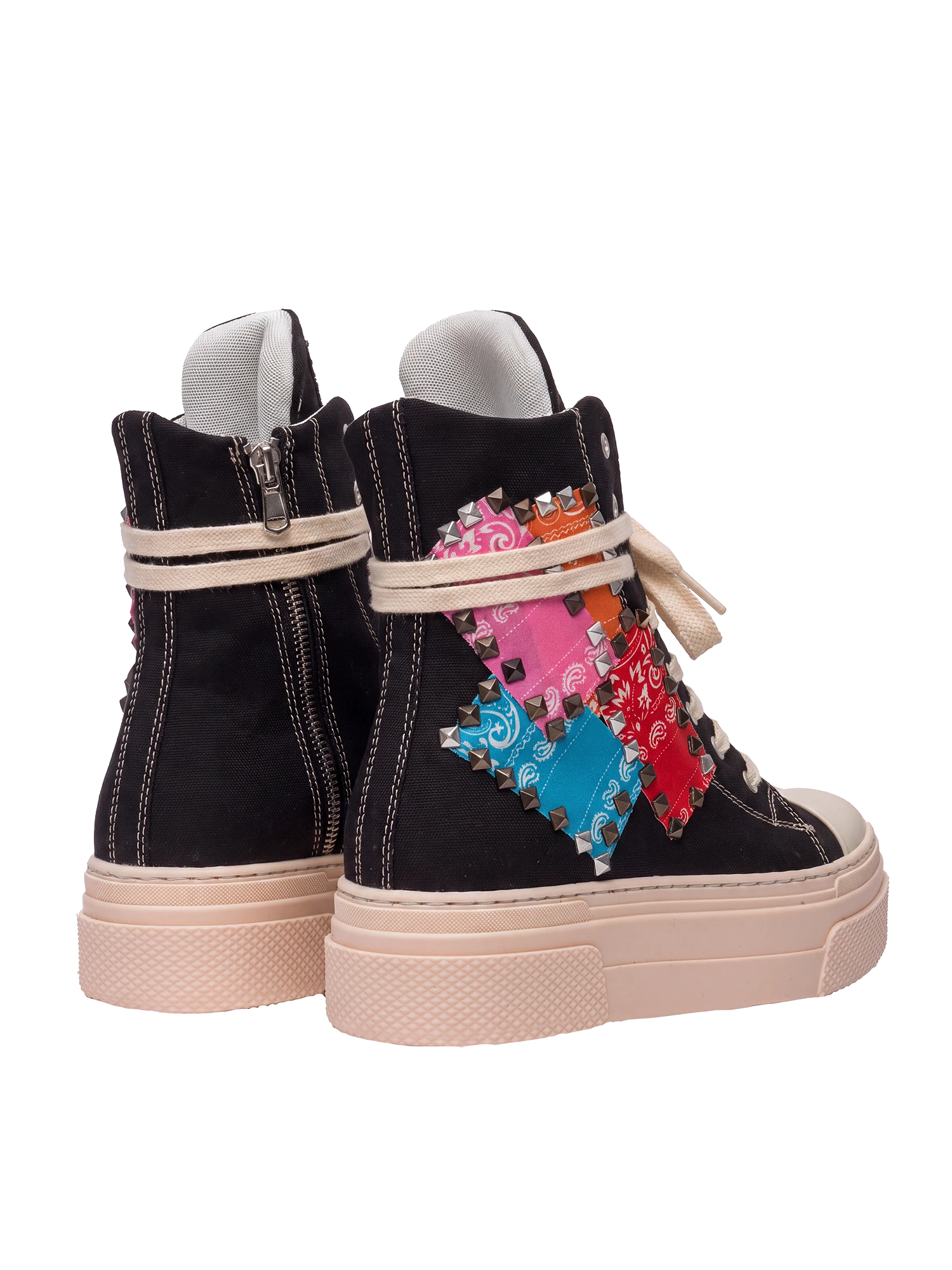 CALIPSO 300 — Canvas mit Bandana-Patch und Nieten