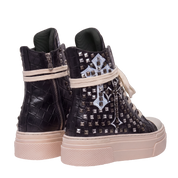 CALIPSO COCO - Black Cross Studs