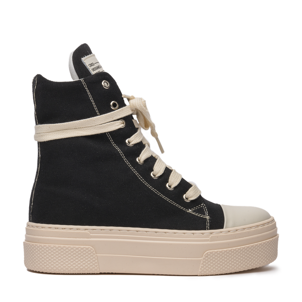 Calipso-Classic-Black-Canvas_4_bd4b7710-0133-4378-97c8-a8e8b25aba51.png