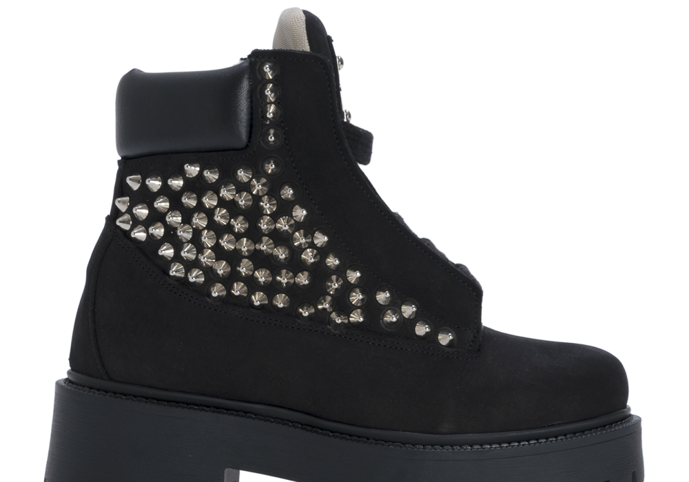STARBOOTCUSTOM_BlackPaintRiot.png