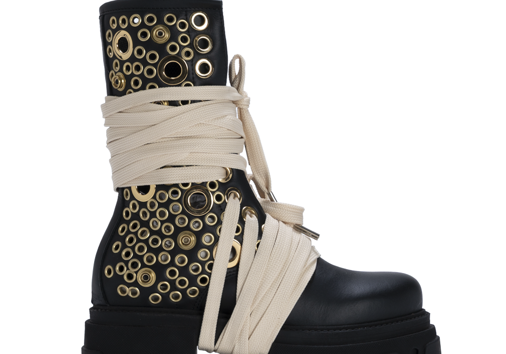 STARBOOTDOMINION_BlackGoldStuds.png