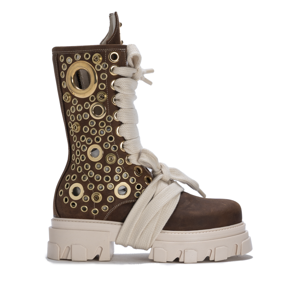STARBOOT DOMINION – Brown Gold Studs