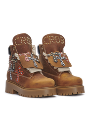 STARBOOT CUSTOM — Leder mit Nieten und Kreuzapplikationen