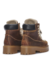 STARBOOT CUSTOM — Leder mit Nieten auf der Vorderseite