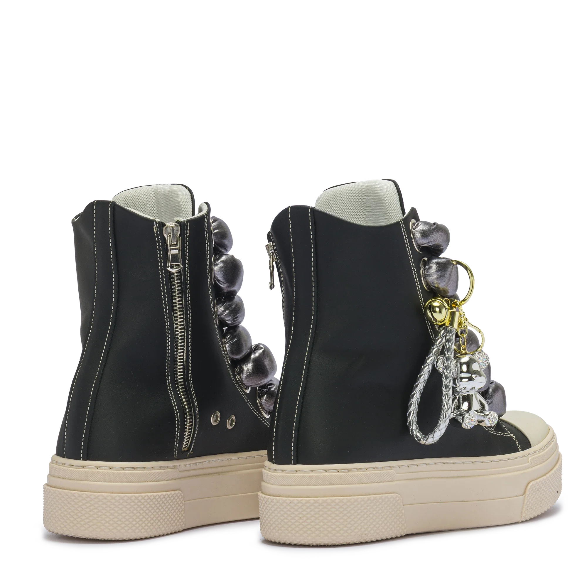 CALIPSO 300 BEAR EDITION – Black & Metal Boldness