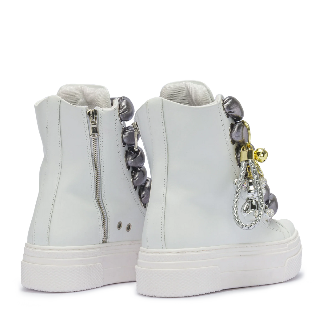 CALIPSO 300 BEAR EDITION – Metal Boldness