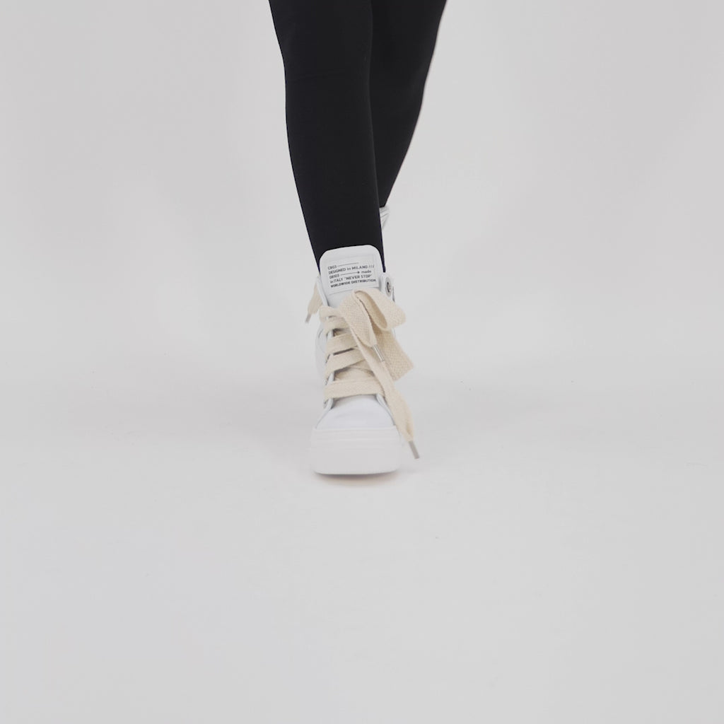 CALIPSO 300 – White Leather