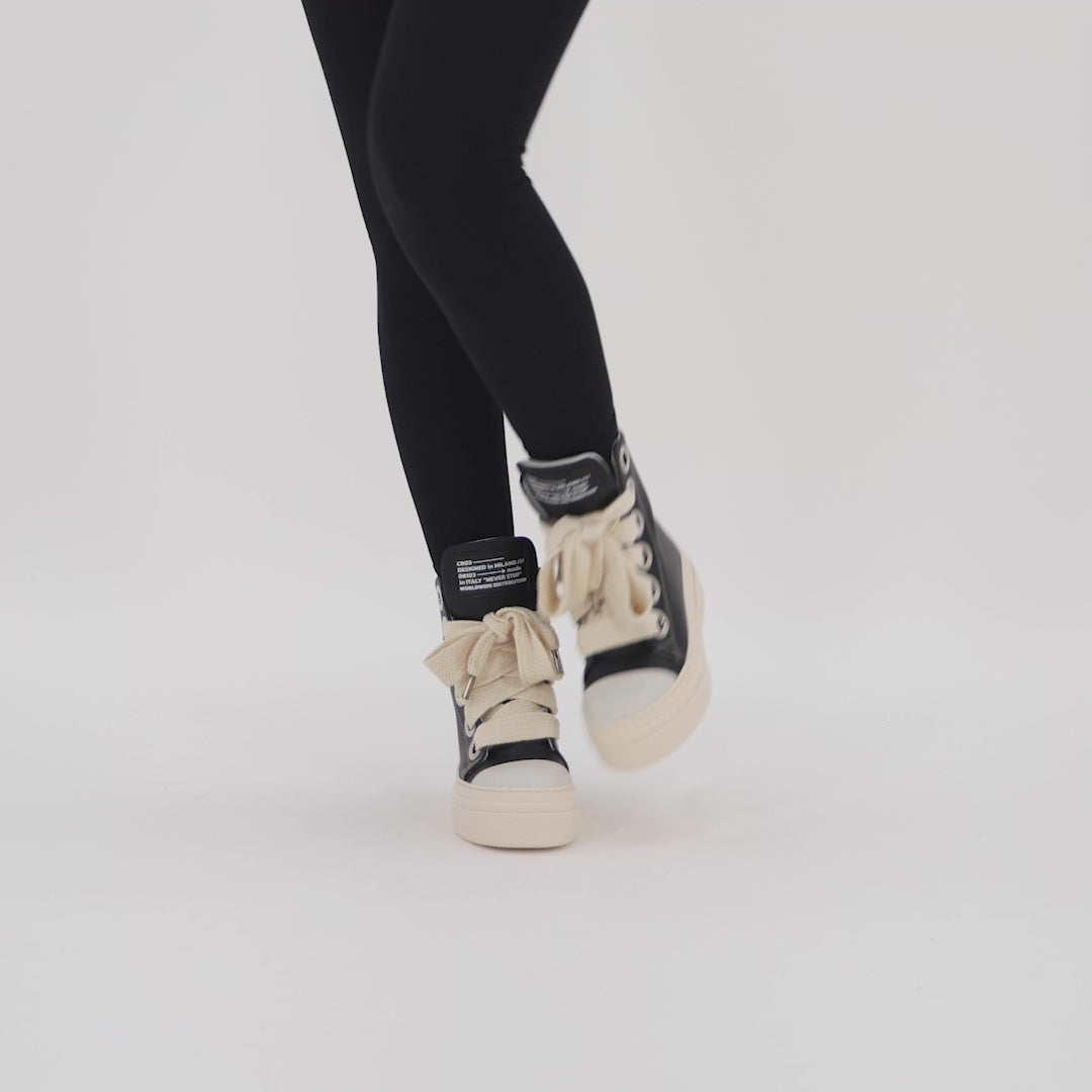 CALIPSO 300 – Black Leather